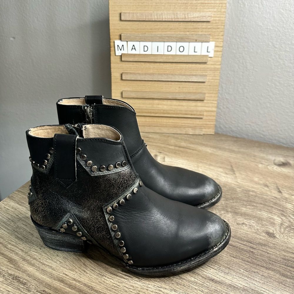 Circle G Women’s 6.5 Star Studded Booties Ankle Cowgirl Cowboy